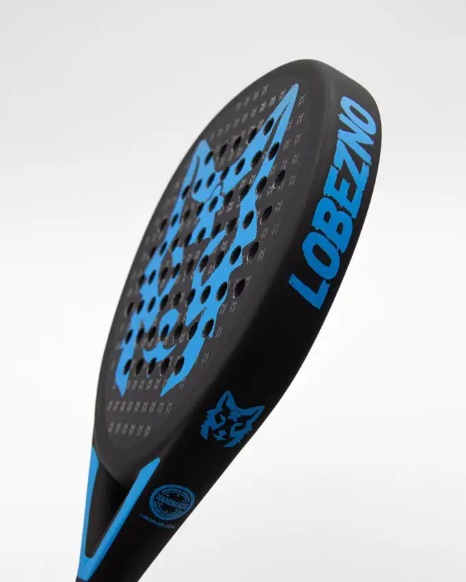 Lobo Padel Lobezno Azul · fotografía de catálogo