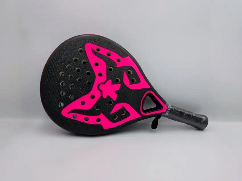 Lobo Padel Sky Plus Rosa · fotografía de catálogo